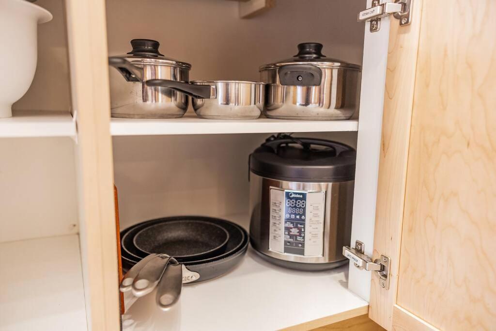 Lux 2Br/3Bd Suite/Mountain View! キャンモア エクステリア 写真