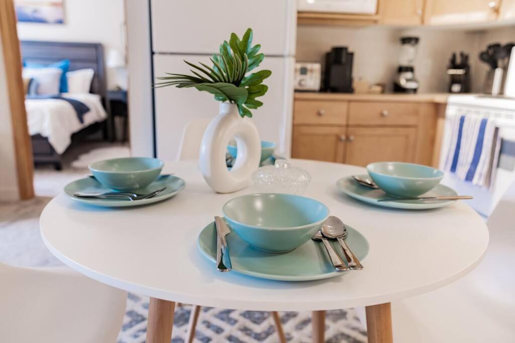 Lux 2Br/3Bd Suite/Mountain View! キャンモア エクステリア 写真